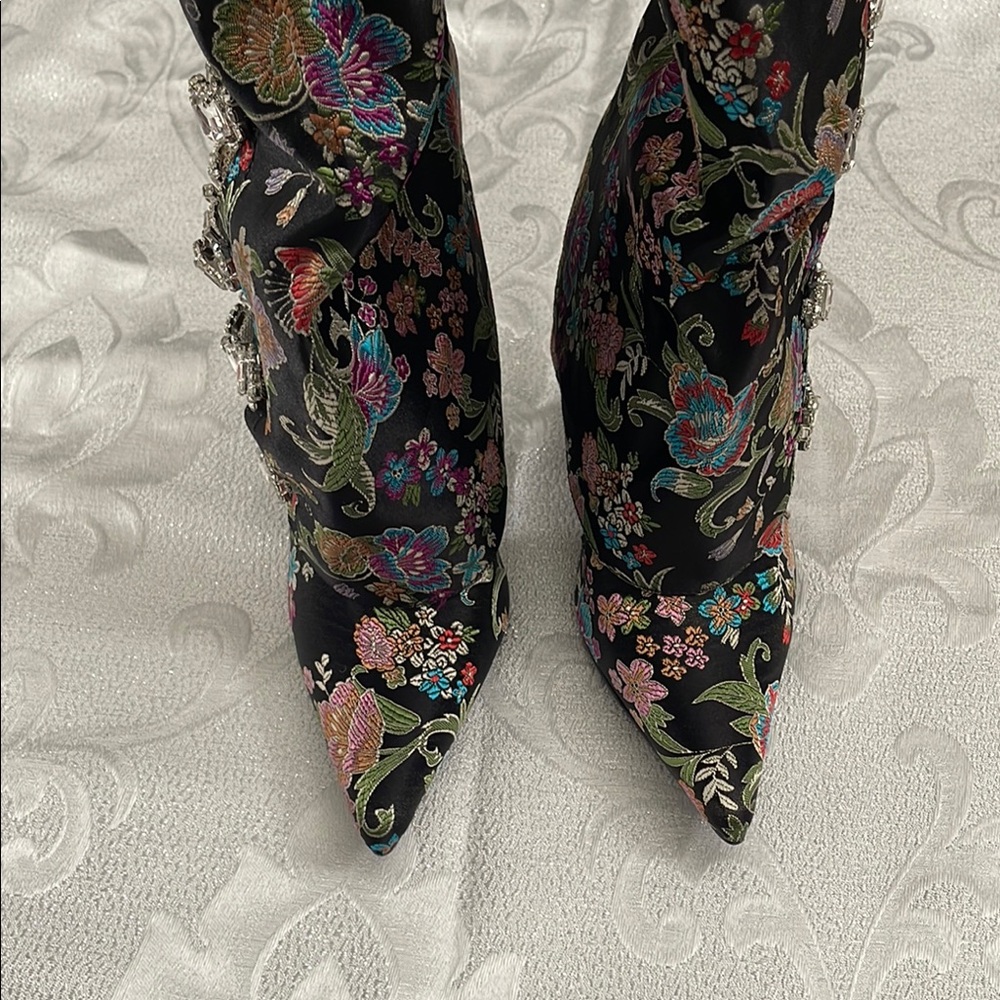 Azalea Wang Black Heeled Boots with Stiletto Heel and Pointed Toe
